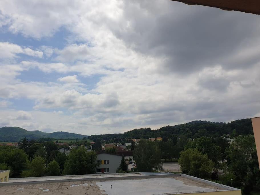 Mezonetovy Apartman V Centre Novej Dubnice Ilava Exterior foto